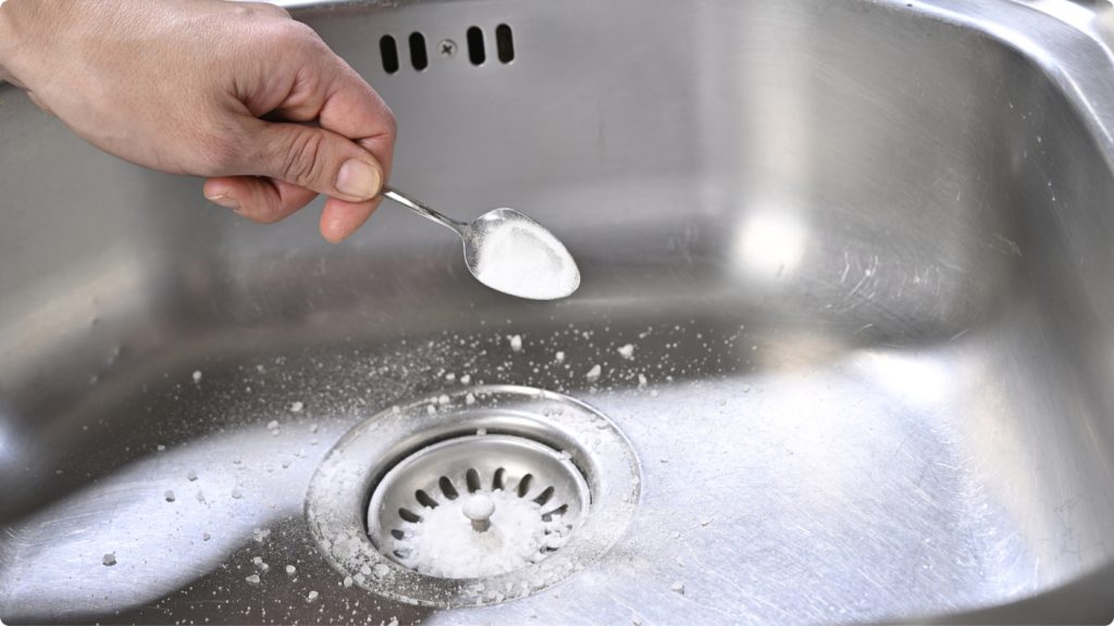 use baking soda to clean drain