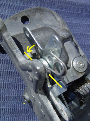 door latch mechanism