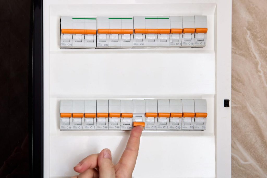 reset the breaker circuit